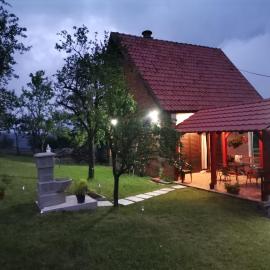 Srdića Kuća, khách sạn ở Trnava