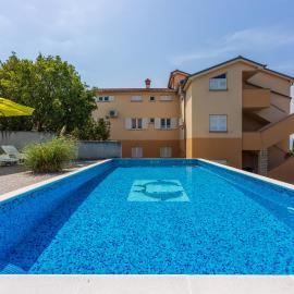 Apartmani Jarić, hotel in Novi Vinodolski