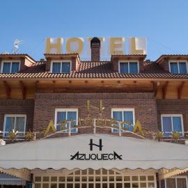 Hotel Azuqueca, hotel u gradu Asukeke de Enares