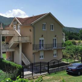Ana apartmani Zelenika, hotel in Zelenika