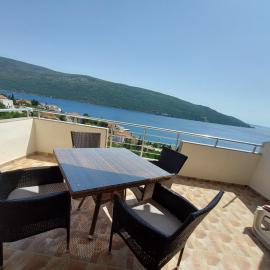 MANONI APARTMANI, hotel in Kumbor