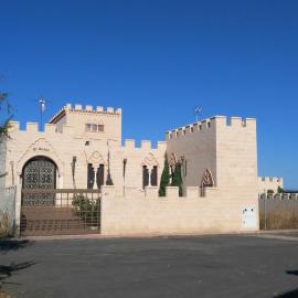El Alcázar, hotel El Robledóban