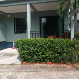 Na Na Twinhouse, hotel in Bang Tao Beach
