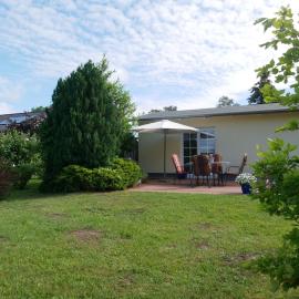 Kinderfreundliches Ferienhaus mit, Hotel in Bannemin