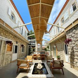 Monk Alaçatı
