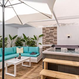 City and Sand Suites, Hotel in Áyios Andónios