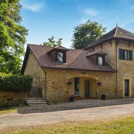Lovely Home In Vitrac With Wifi
