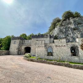 Tan-yr-Ogo Gate Lodge, Gwrych Castle, hotel in Llanddulas