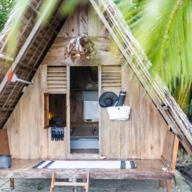 Tailana Island Pulau Banyak โรงแรมในAlaban
