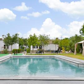 Stunning Home In El Coronil With Swimming Pool, hotel i El Coronil