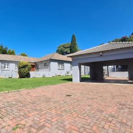 4 bedroom house in Glenhazel for family, friends and leisure, hotel din Johannesburg