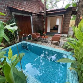 Cheerful 2-Bedroom Villa with Private Plunge Pool, Candolim, Goa, hotel u gradu 'Marmagao'
