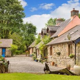 Catstone Lodge, hotell i Ballymore