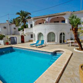 Eugeni - holiday home with private swimming pool in Benissa: Teulada'da bir otel