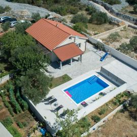 Villa Divna Vodice-Srima, hotel in Srima