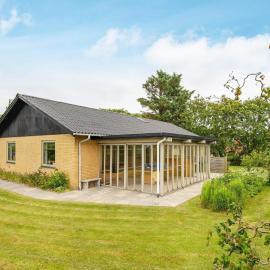 8 person holiday home in Struer-By Traum, hotel in Struer