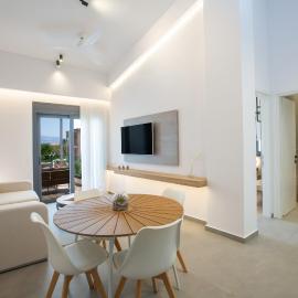 Elianthi Luxury Apartments, hotel sa Nikiana