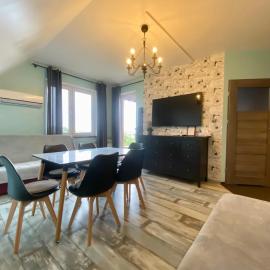 APARTAMENT FAMILIJNY KRYNICA MORSKA - 10 osób 2 poziomy 2 łazienki kuchnia
