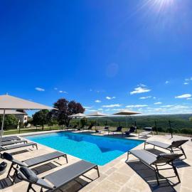 Hôtel Les Vieilles Tours Rocamadour, готель у місті Рокамадур