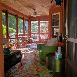 Twin Oaks Inn, hotel i Saugatuck
