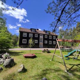 Villa Karllösa - Bed and Breakfast, hotel a Målilla