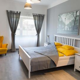 Kunfoglalás Apartmanház, hotel in Kisújszállás