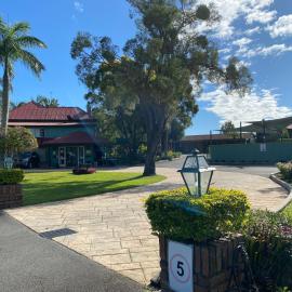 Puffers Inn, hotel a Loganholme
