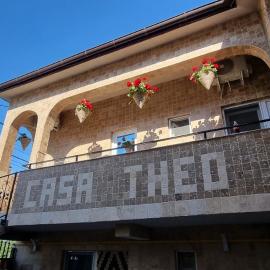 Vila Theo, hotel v mestu Mangalia