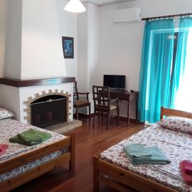 Alex Central City Accommodation: Lávrion şehrinde bir otel