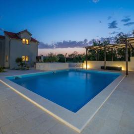 Holiday home with swimming pool Villa Camellia