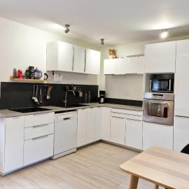 Corporate Team Accommodation Sleeps 12 Shower4