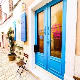 Rooms & Apartments La Casa di Loreto, hotel din Rovinj