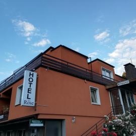 Hotel Zur Rose، فندق في باد كارلسهافن
