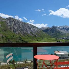 Tignes Joli Studio avec vue imprenable sur le lac, hotel in Tignes