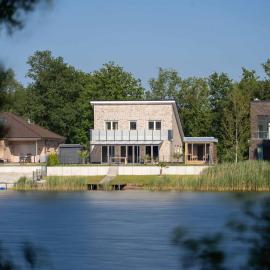 Seevilla am See mit Sauna, Kamin, privatem Steg und Seezugang, hotel a Barßel