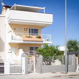 B&B ALLA NIVIERA, hotel em Adelfia