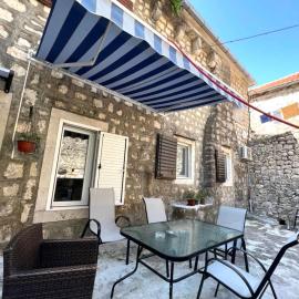 Apartment Njegoš, готель у місті Пераст