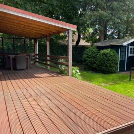 Ruim privacyvol chalet met overdekt terras, готель у місті Ермело