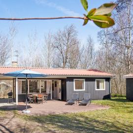 4 person holiday home in Aakirkeby-By Traum, hotel in Vester Sømarken