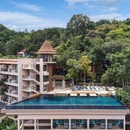 Avani Ao Nang Cliff Krabi Resort โรงแรมในหาดอ่าวนาง