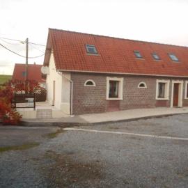 Gîte spacieux avec jardin, terrasse, Wifi et accueil chevaux près de Calais-Boulogne-Saint Omer - FR-1-376-73, khách sạn ở Sanghen