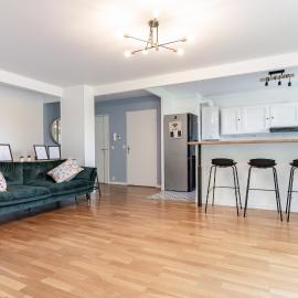 Design 3 bedrooms appartment, near Champs Elysees