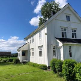 Holandsøya Gård, hotell i Holandsøya