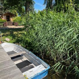 'Glamping' Angelzelt am See mit Steg und Boot (Mecklenburger Seenplatte), hotel i Blankensee