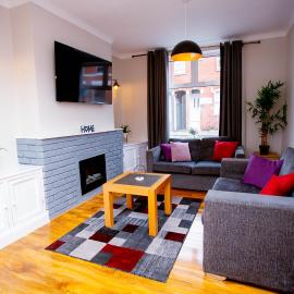 First house, hotell i Kettering