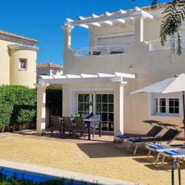 Villa Excelente, with a private pool、ムルシアのホテル