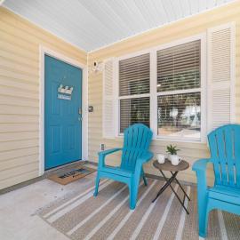 NEW Modern Bungalow Close to Downtown! Fully Fenced Yard، فندق في سانت أوغيستين