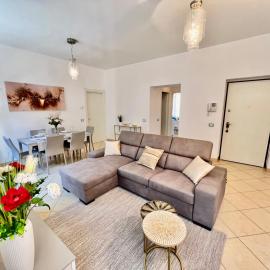 Divina Luxury Apartment in the Center of Como, Near Lake Como