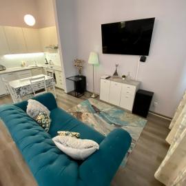 Kings main square Apartment - AC - Balcony - Coffee Machine - Washer - Kitchen- Parking