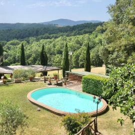 Luxury 1-bedroom house with the pool in Tuscany.